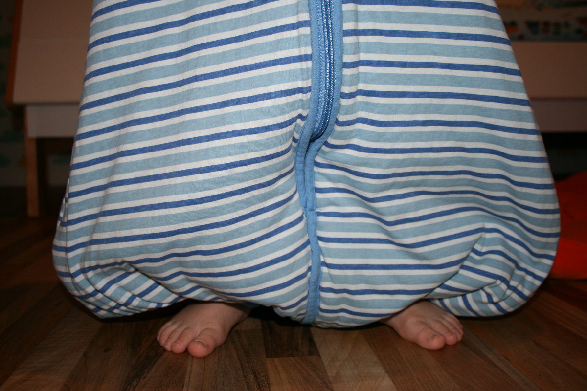 Unsere Erfahrungen mit dem Schlafsack mit Füßen | Vivabini