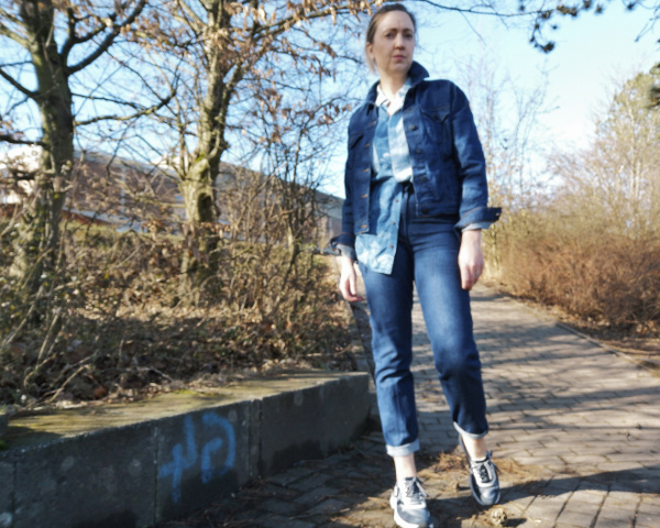 jeansjacke-mit-jeans-kombinieren